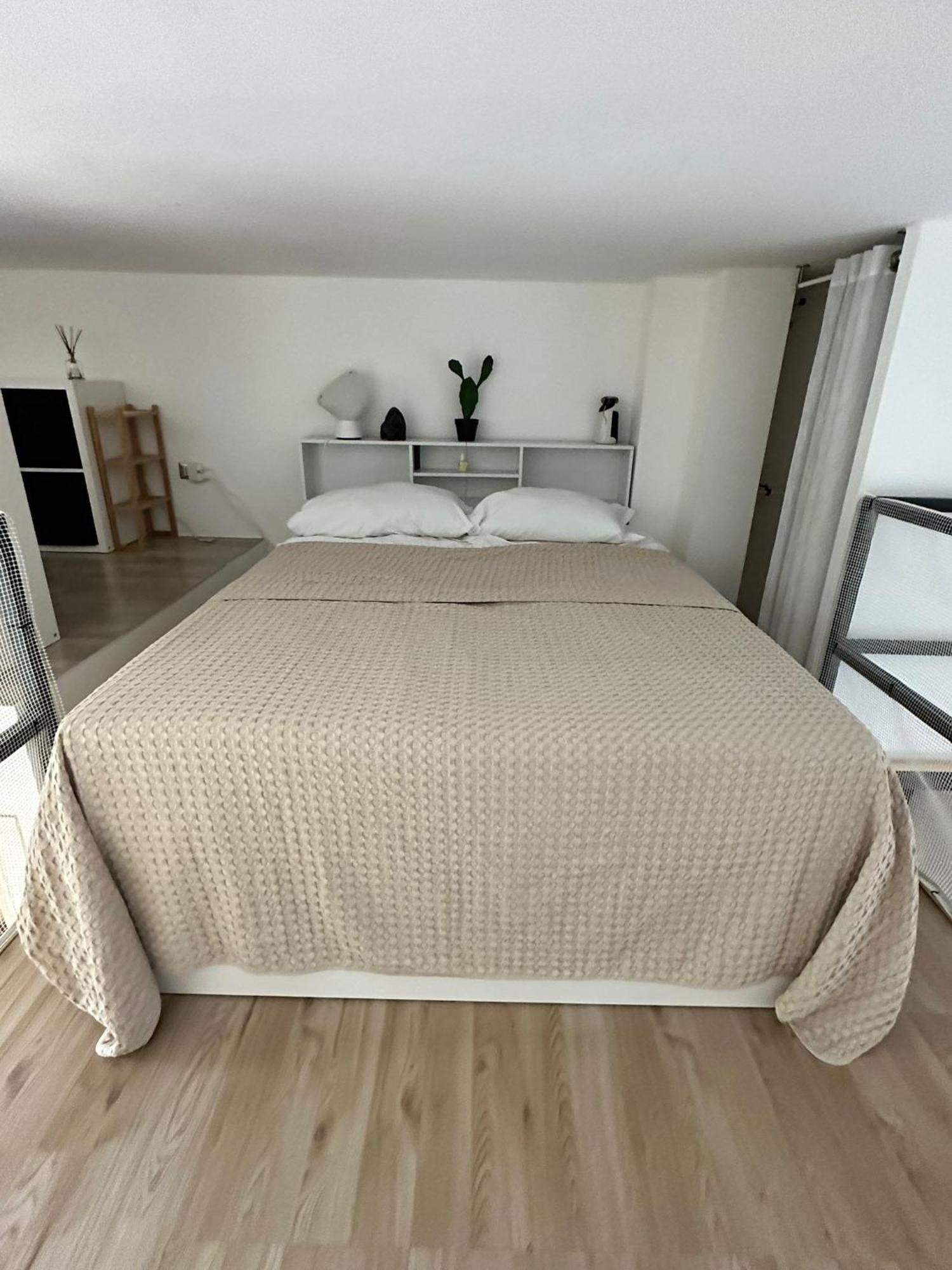 Loft Moderno Con Terrazzo Apartment Milan Bagian luar foto